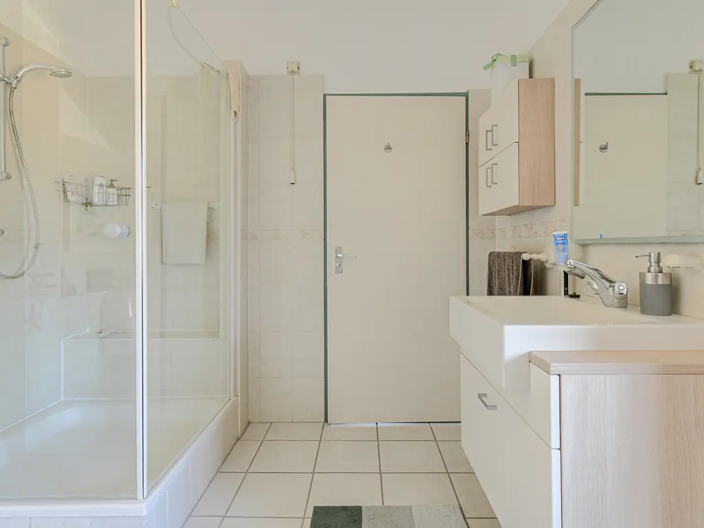 Orion 28, OOSTERHOUT