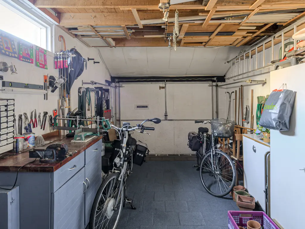 Orion 28, OOSTERHOUT