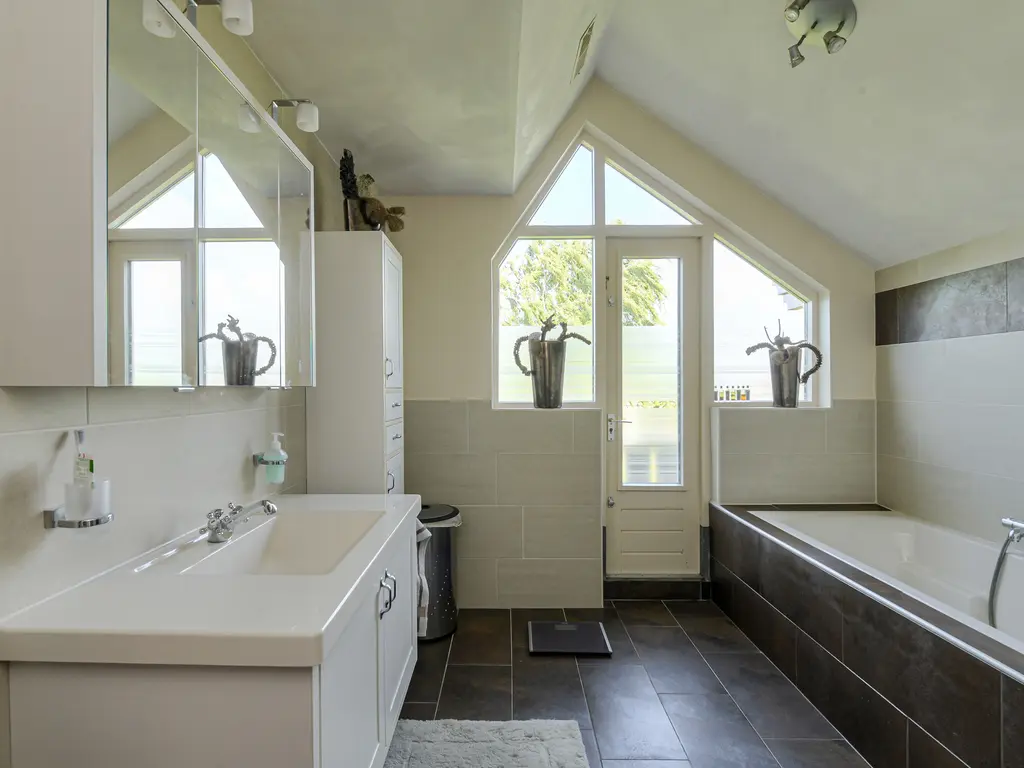 Groningenlaan 65, LAGE ZWALUWE