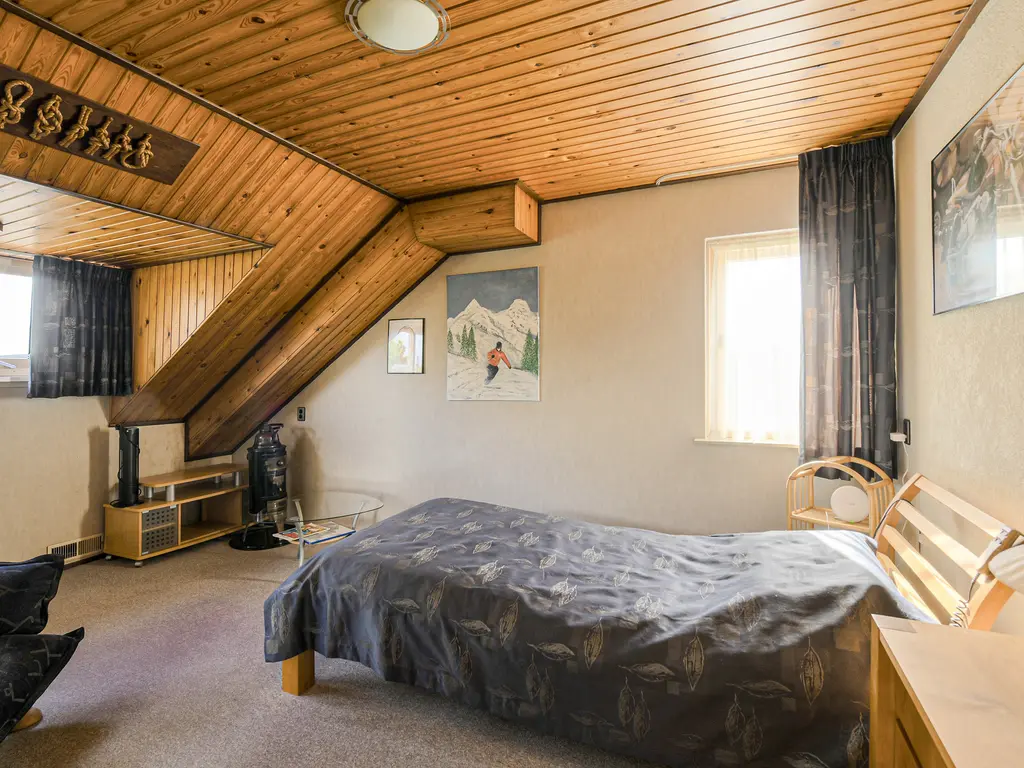 Groningenlaan 65, LAGE ZWALUWE