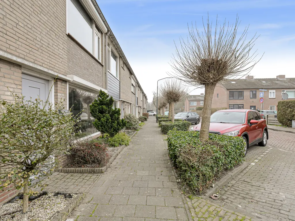 Schansweg 15, GEERTRUIDENBERG