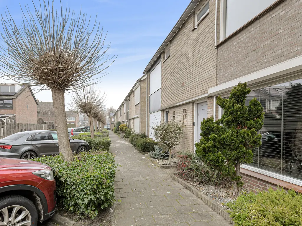 Schansweg 15, GEERTRUIDENBERG