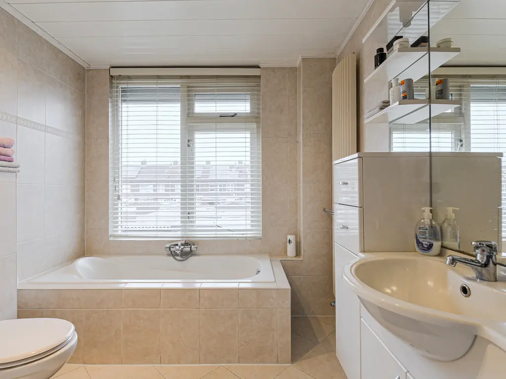 Schansweg 15, GEERTRUIDENBERG