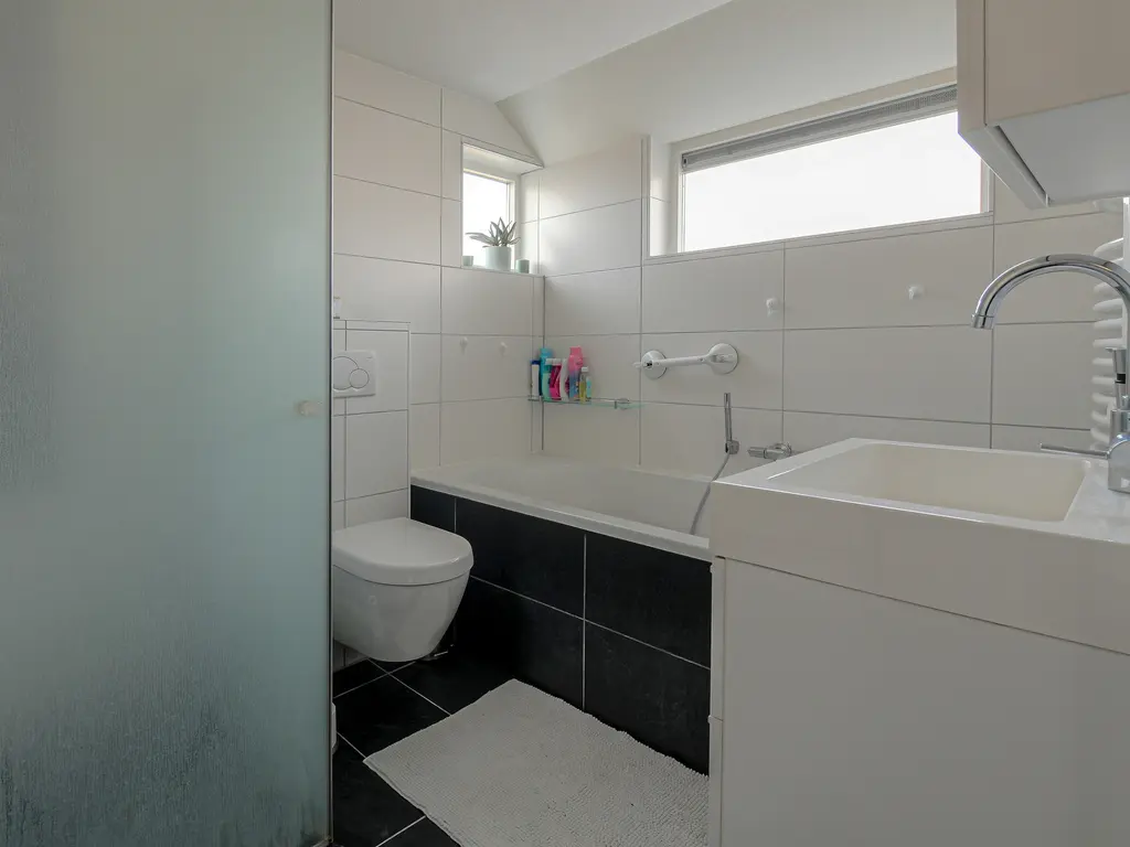 Overkroetenlaan 66, BREDA