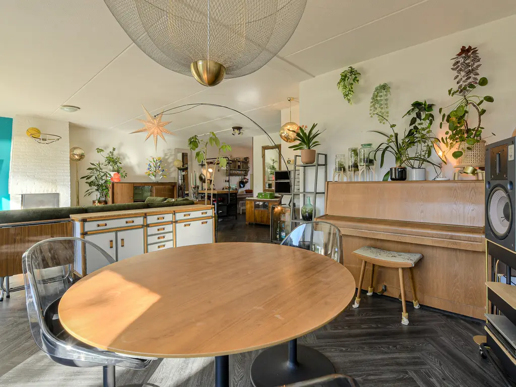 Bertelsberg 136, BREDA