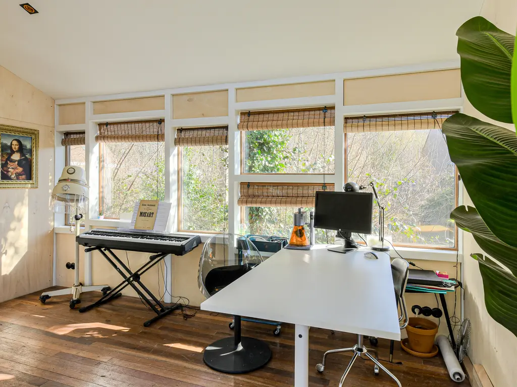 Bertelsberg 136, BREDA