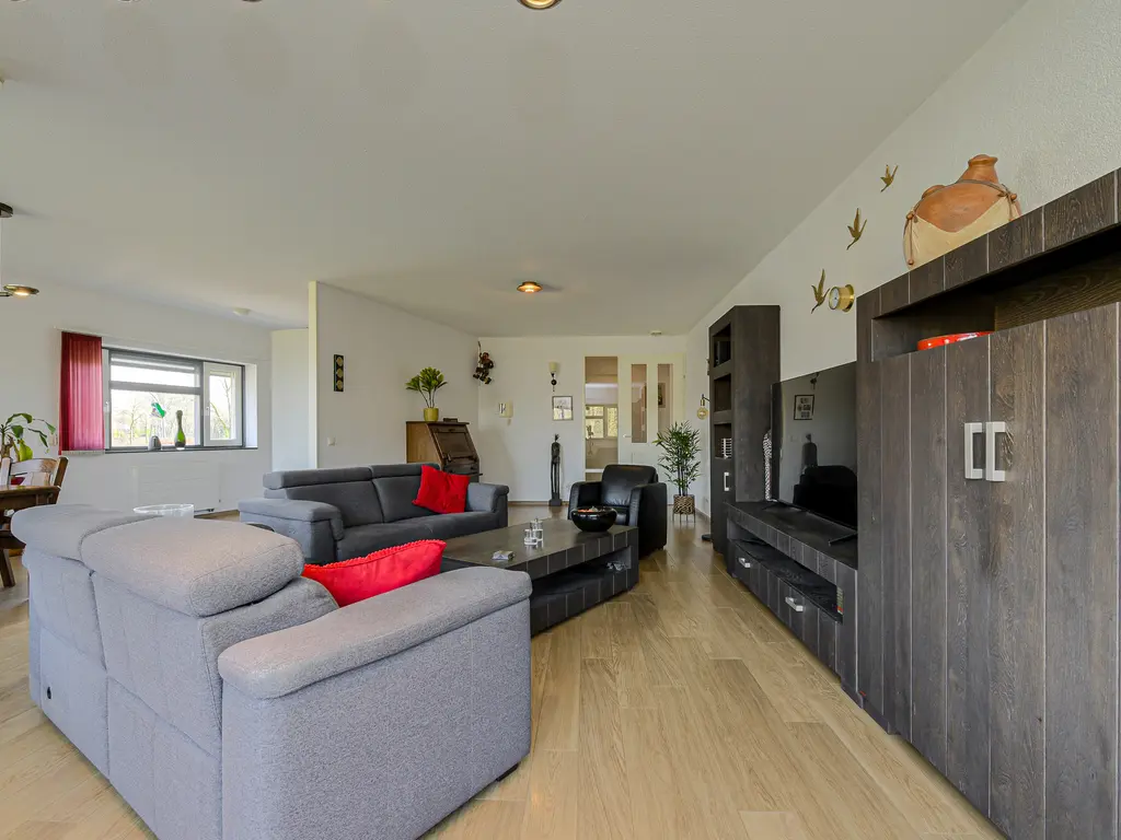 Atalantahof 49, Oosterhout