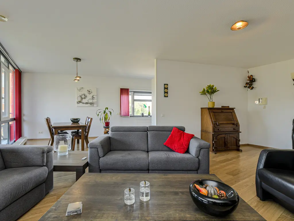 Atalantahof 49, Oosterhout