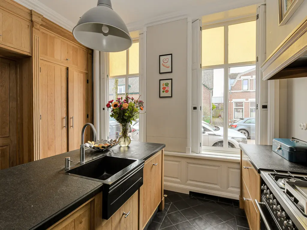 Ploegstraat 27, Breda