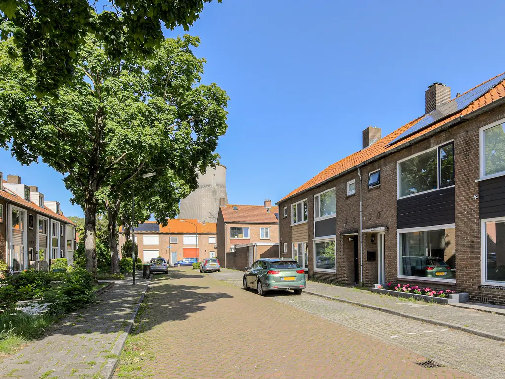 Graaf Albrechtstraat 13, Geertruidenberg