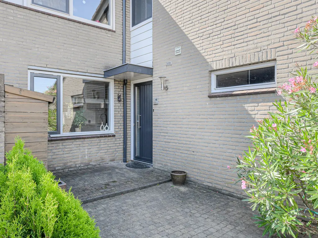 Orion 16, Oosterhout