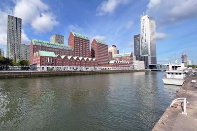 Laan op Zuid 300, Rotterdam