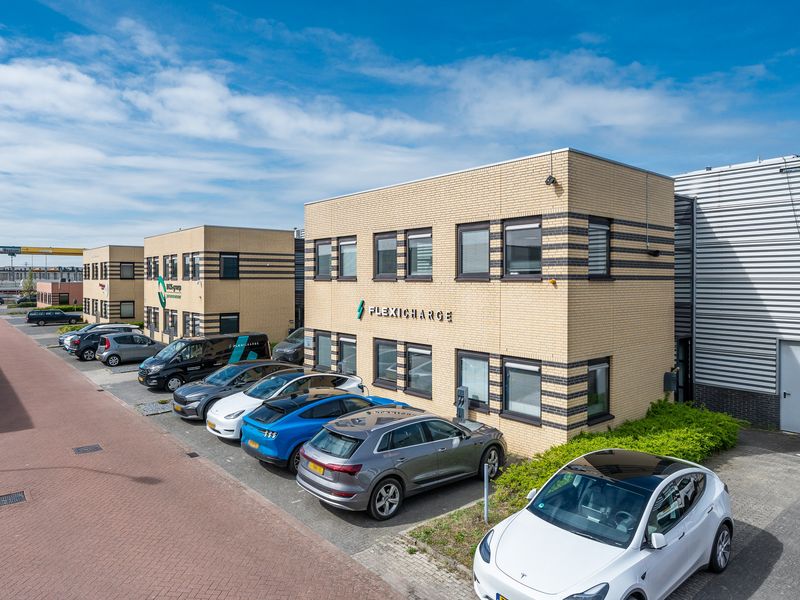 Hallenweg 36, Best