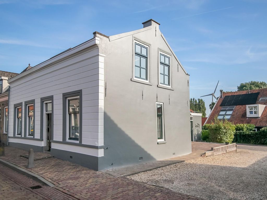 Tolstraat 8, GEERVLIET