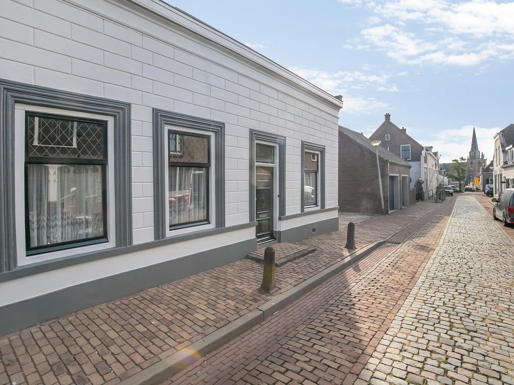 Tolstraat 8, GEERVLIET