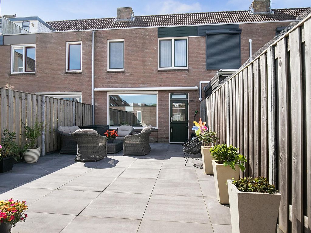 Schaduwgras 26, SPIJKENISSE