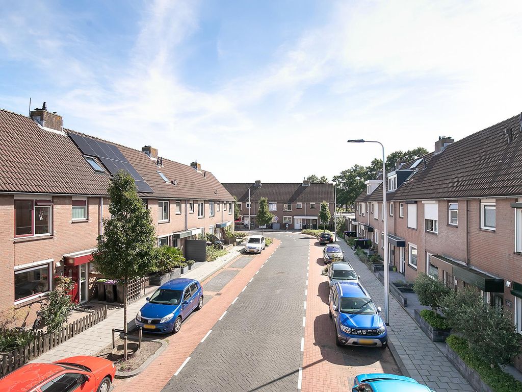 Schaduwgras 26, SPIJKENISSE