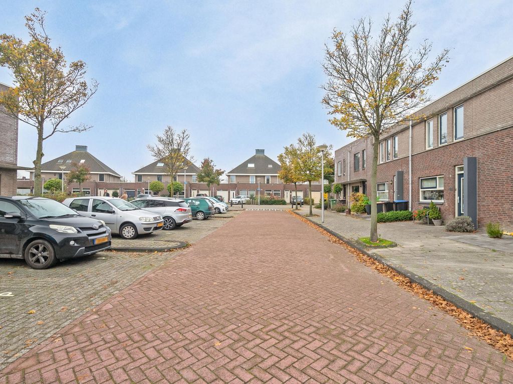 Hertoginnenlaan 9, OOSTVOORNE