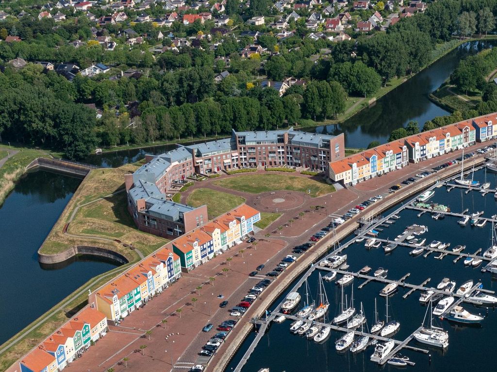 Willem- en Maryplein 118, HELLEVOETSLUIS