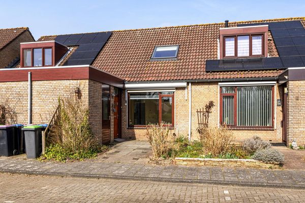 Julianastraat 4, Zuidland