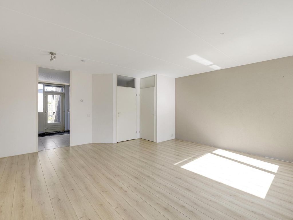 Julianastraat 4, ZUIDLAND