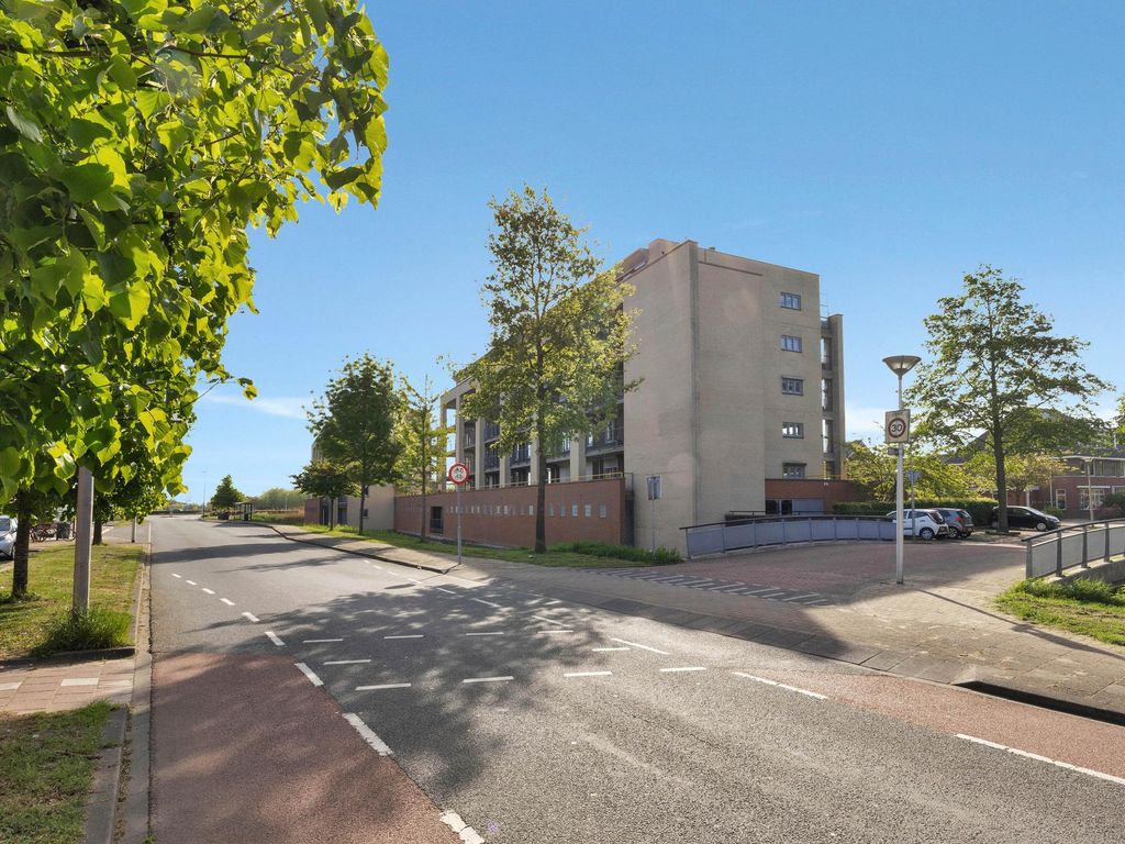 Etudestraat 47, HELLEVOETSLUIS