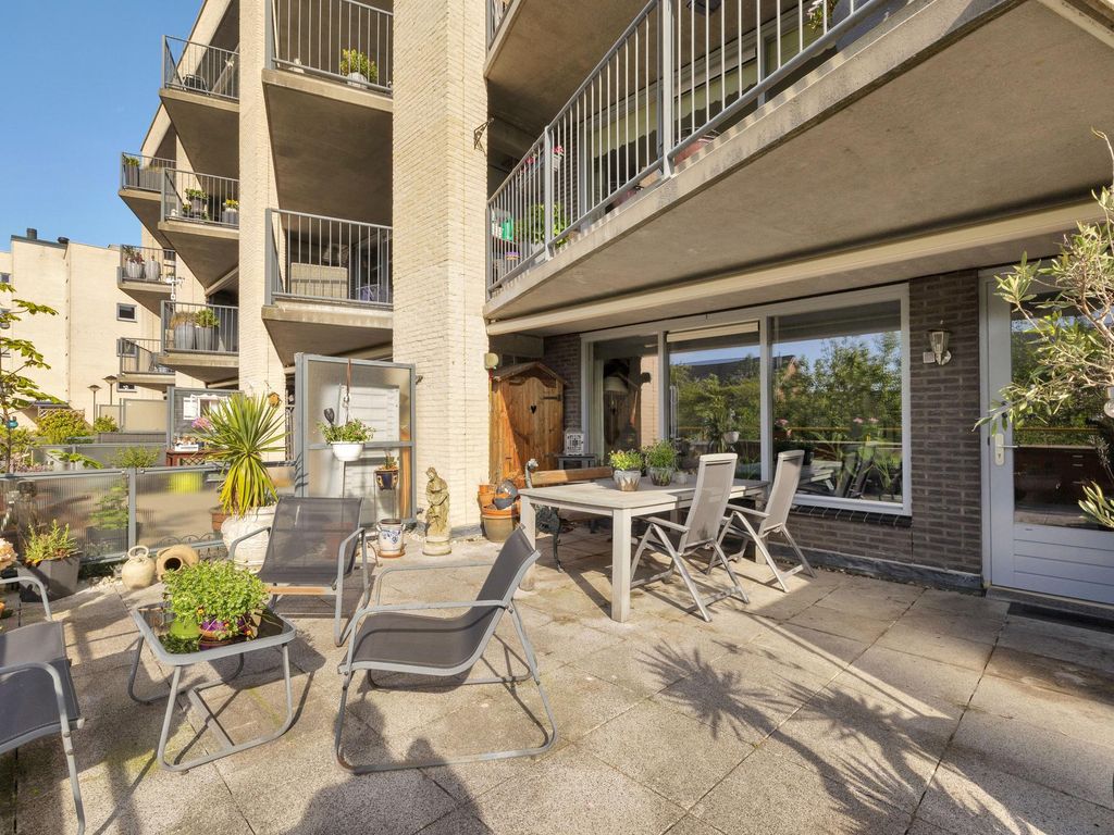Etudestraat 47, HELLEVOETSLUIS