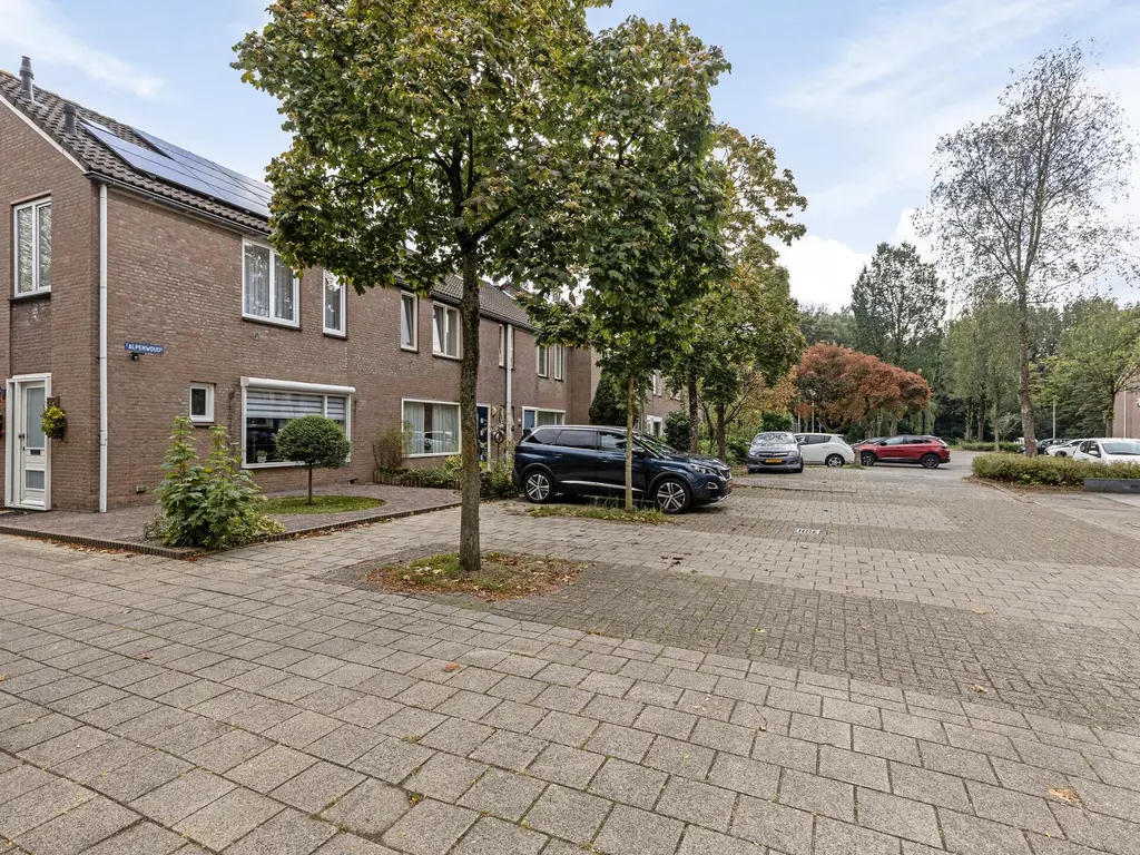 Alpenwoud 525, TILBURG