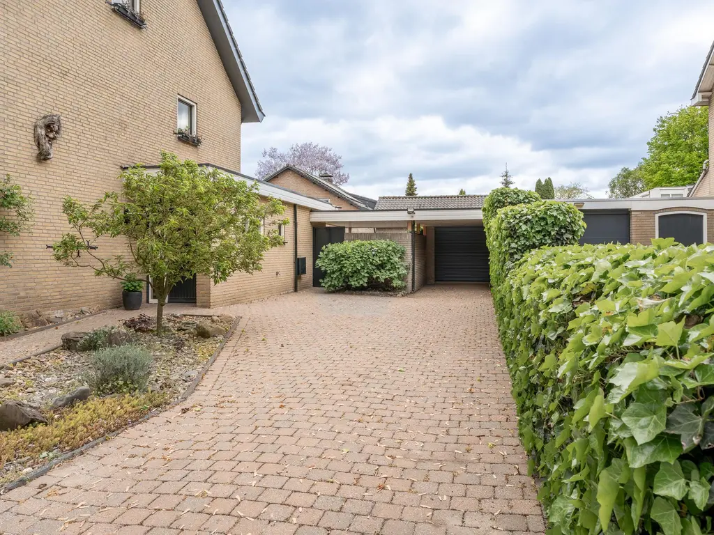 Bizetplantsoen 41, TILBURG