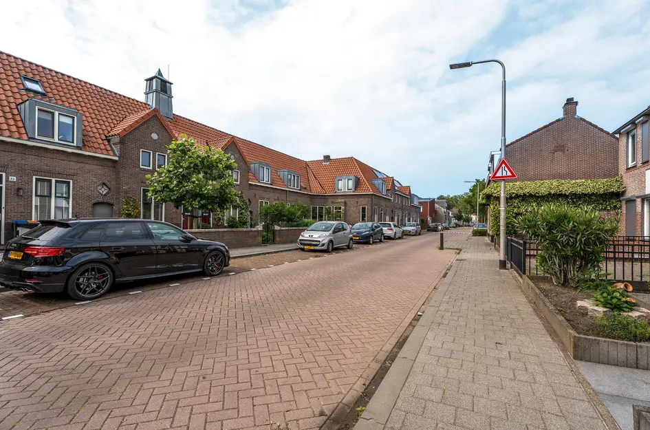 Veestraat 91