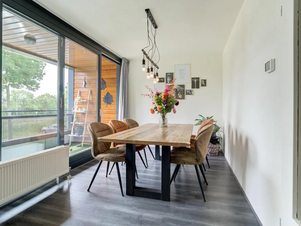 Waterviolier 30, BREDA