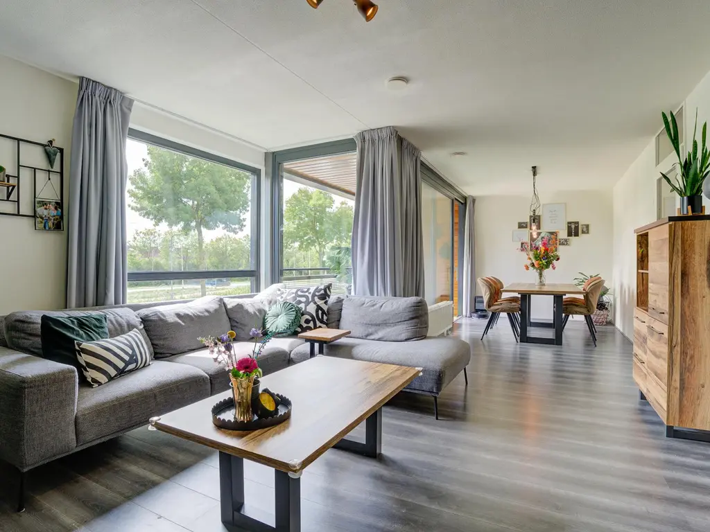 Waterviolier 30, BREDA