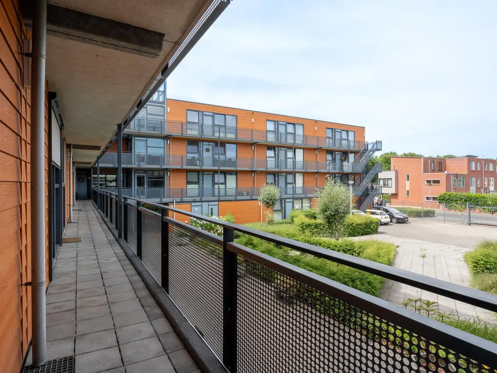 Waterviolier 30, BREDA