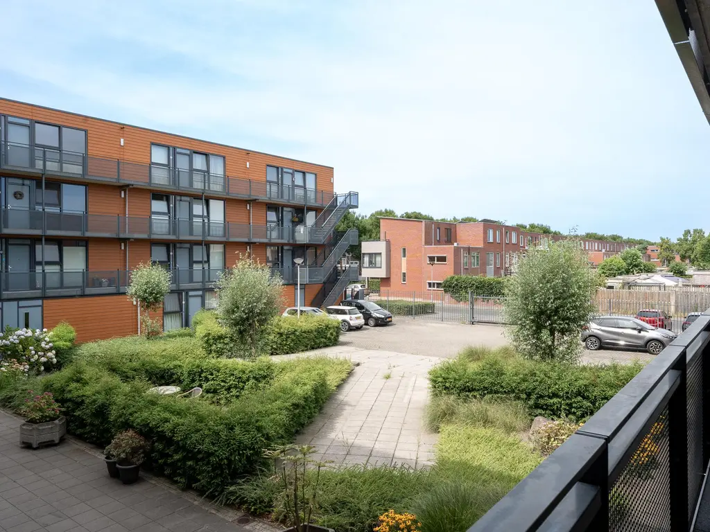 Waterviolier 30, BREDA