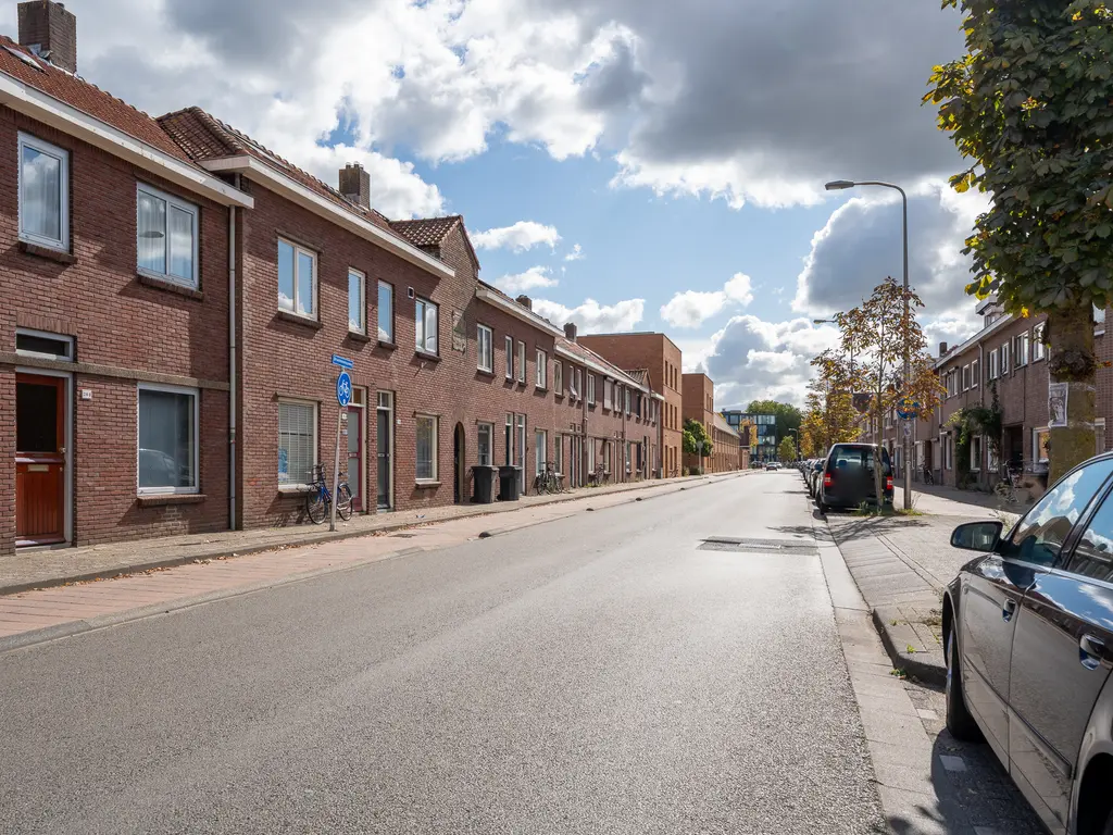 Broekhovenseweg 196, TILBURG