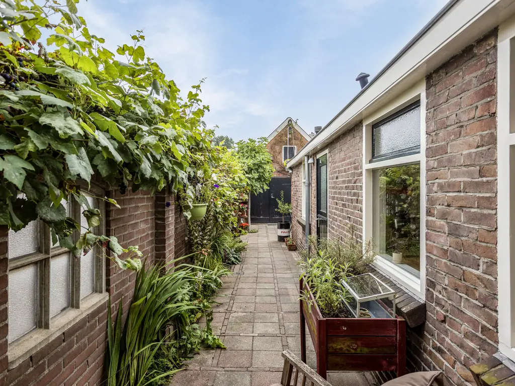 Cornelis de Vriendtstraat 10, TILBURG