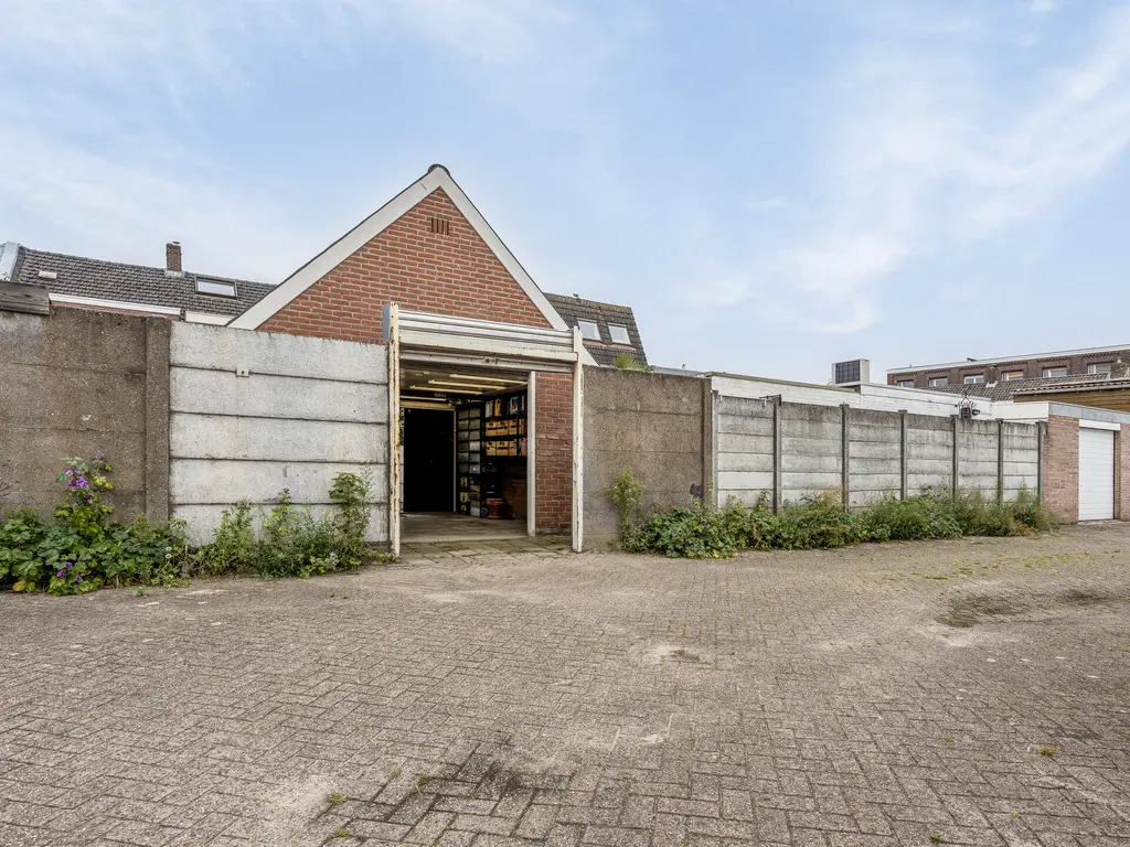 Cornelis de Vriendtstraat 10, TILBURG