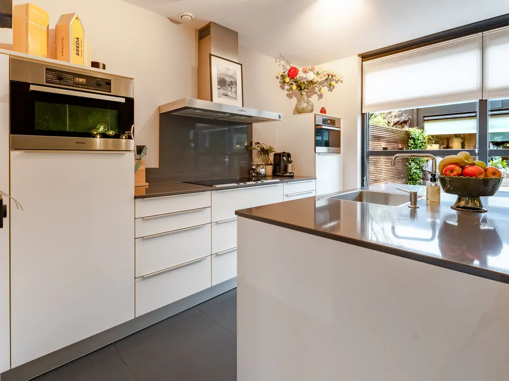 Waterweegbree 26, BREDA