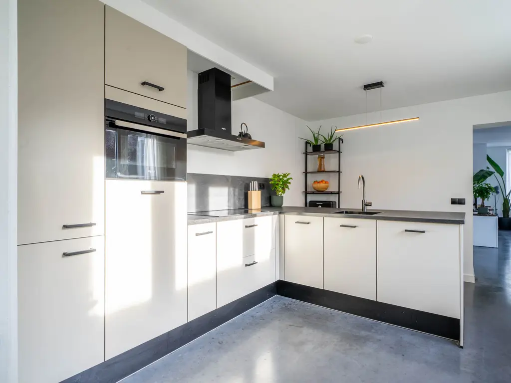 Deken Sandersstraat 33, TILBURG