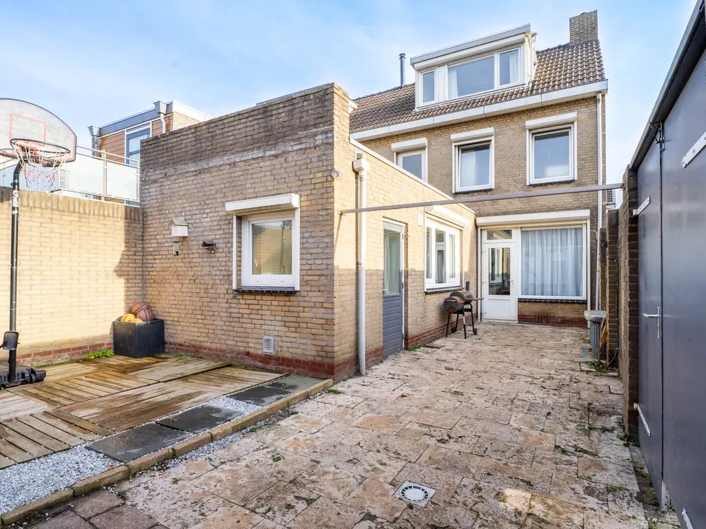 Deken Sandersstraat 33, TILBURG