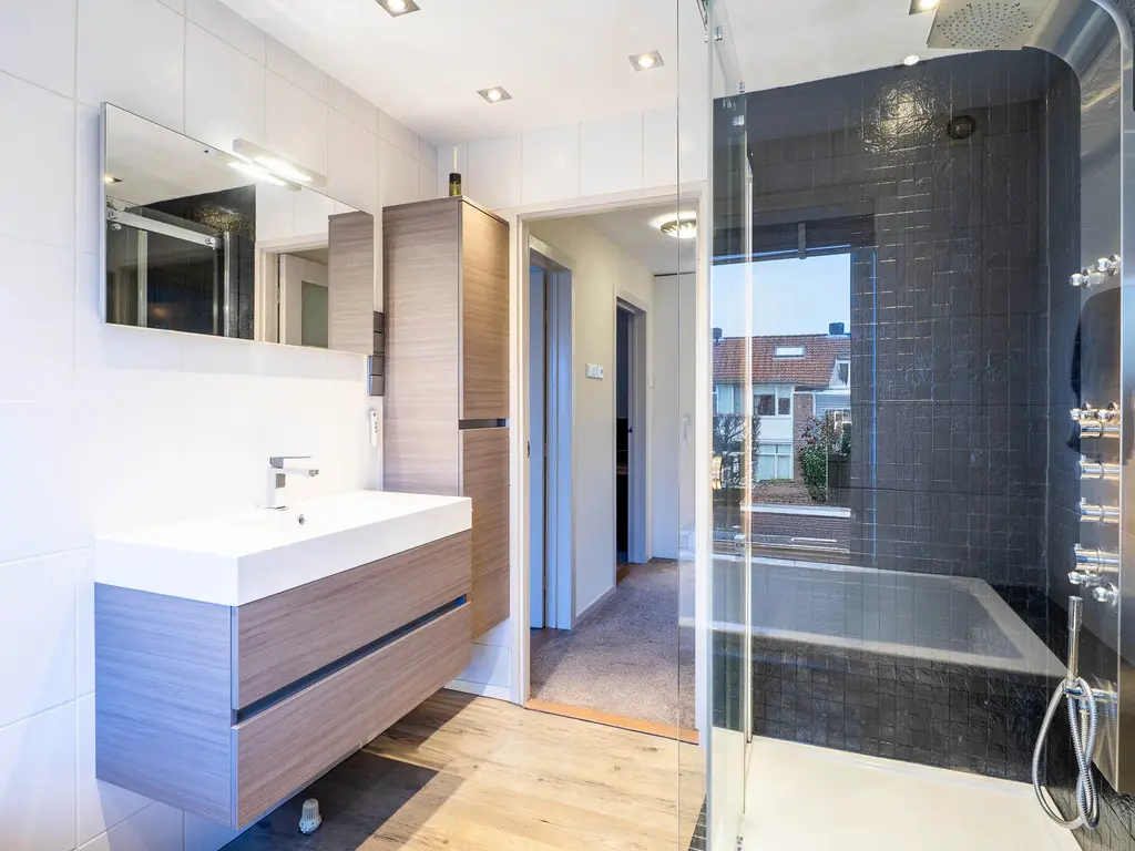 Zustersveld 30, BREDA