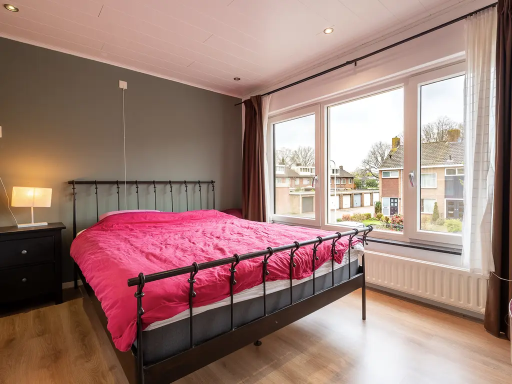 Montfortanenlaan 71, TILBURG