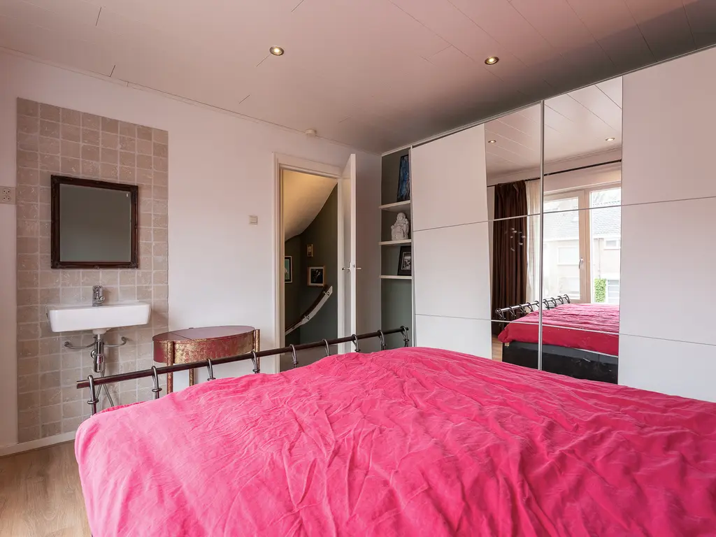 Montfortanenlaan 71, TILBURG