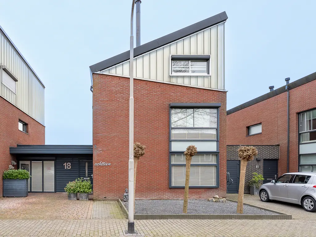 Spaarnwoudelaan 18, TILBURG