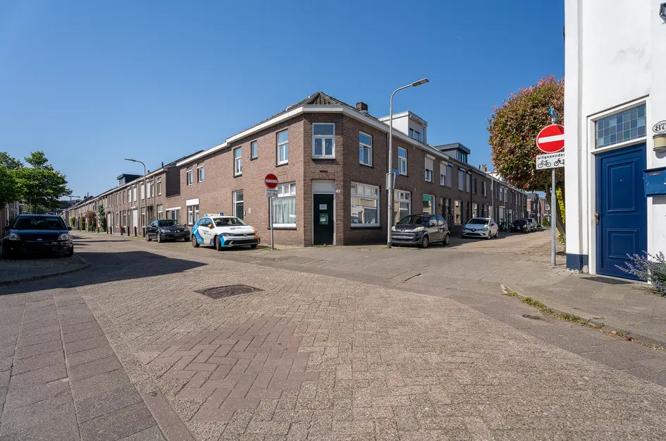 Pastoor van Beurdenstraat 87b