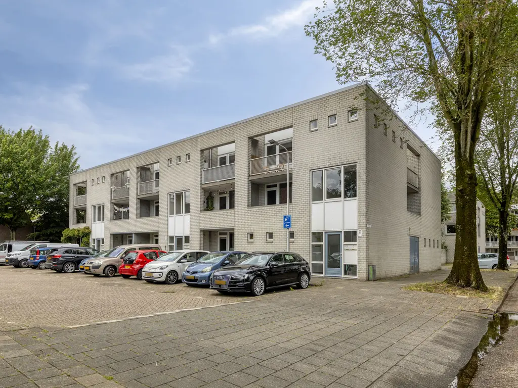 Bisschop Bekkerslaan 101, TILBURG