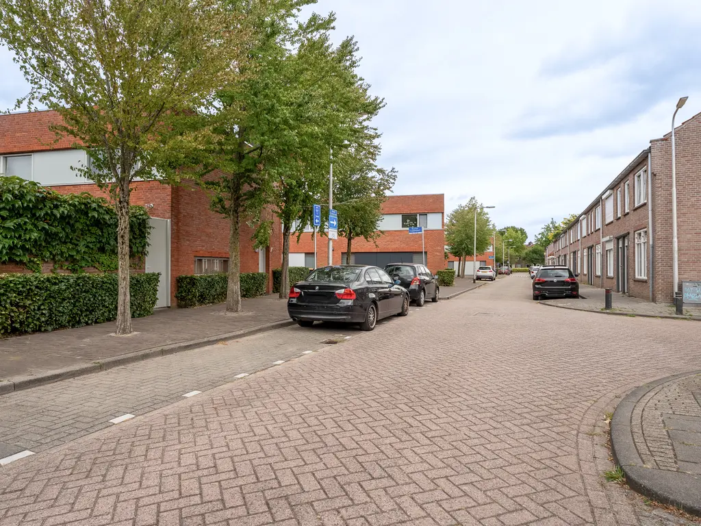 Robert Fruinstraat 6, TILBURG