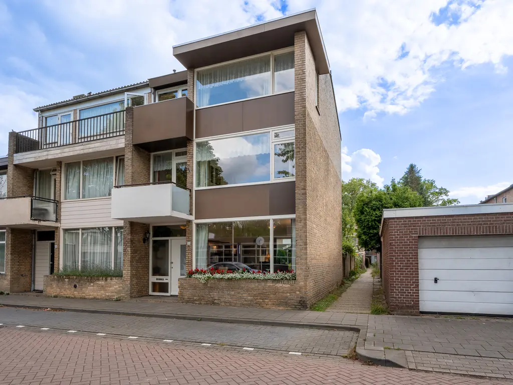 Montfortanenlaan 78, TILBURG