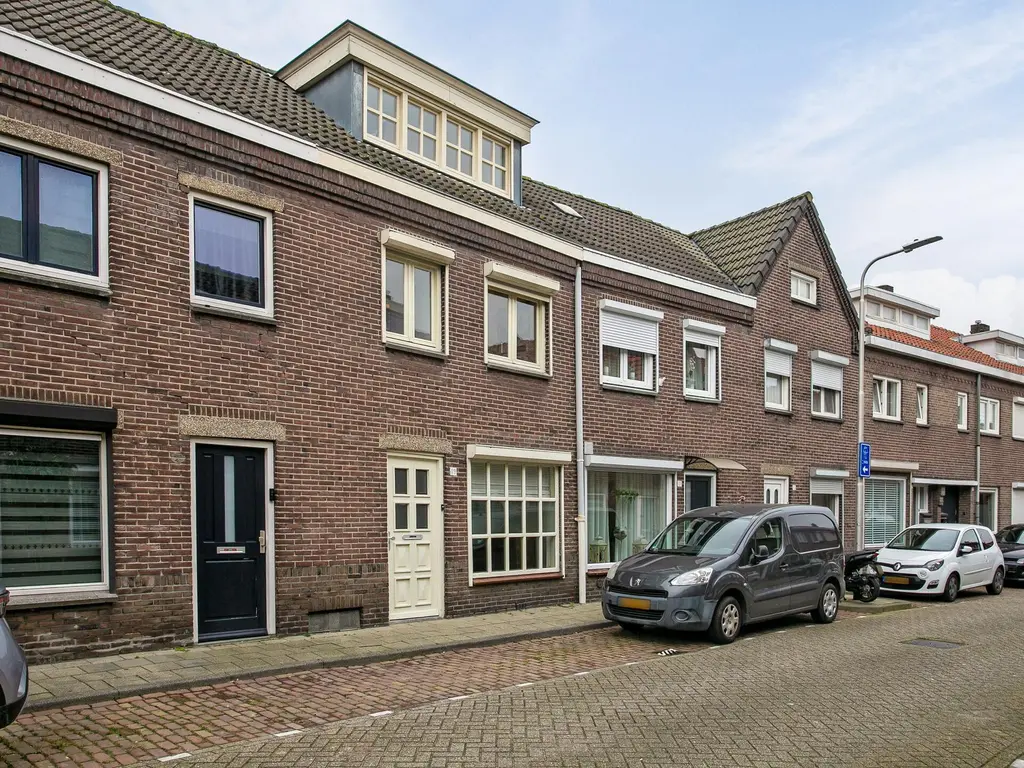 Van Alkemadestraat 19, TILBURG