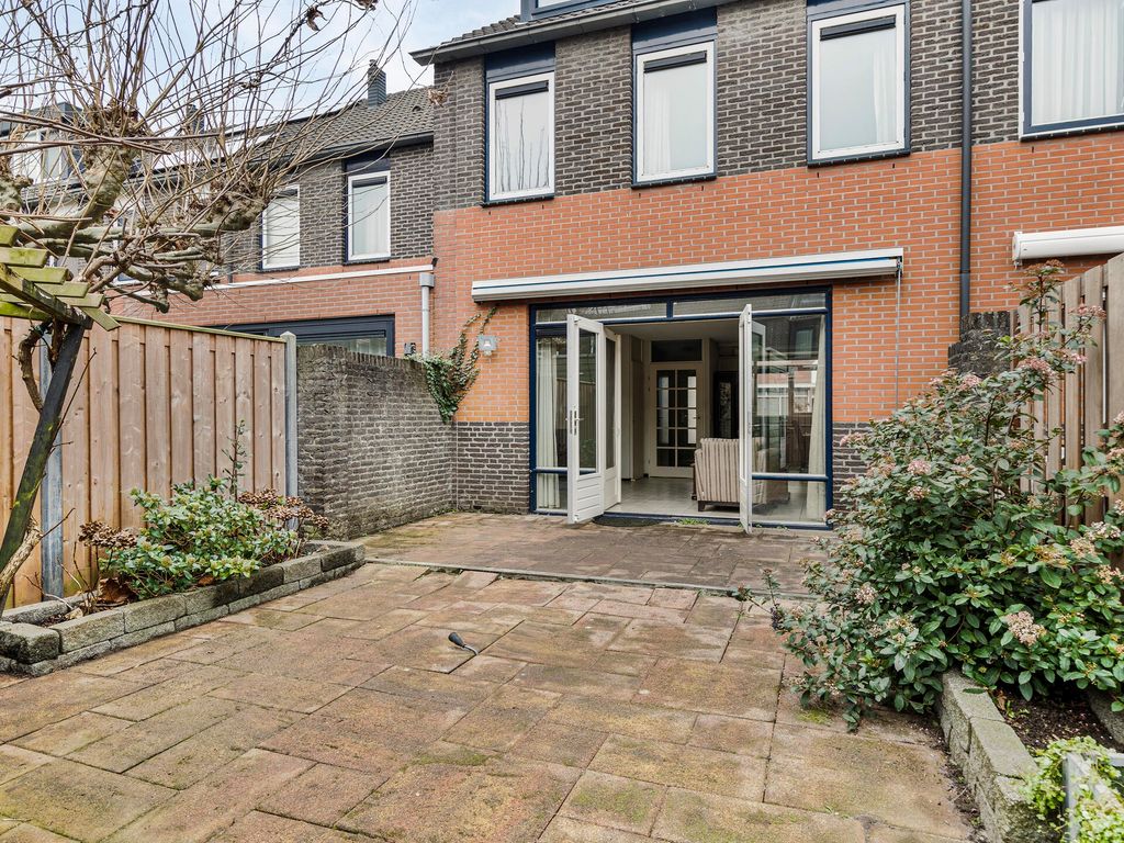 Donizettistraat 24, Capelle aan den IJssel